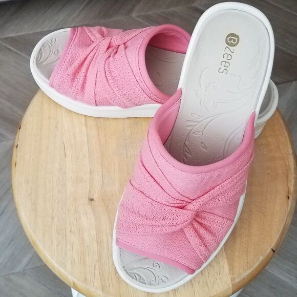 BZEES Smile Wedge slip-on sandals - Picture 1 of 7